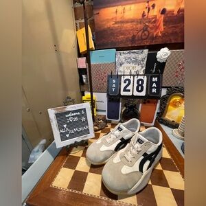 De Florance brand sneakers, l "Cloudea"